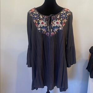 Embroidered Floral sheath style dress American eagle small